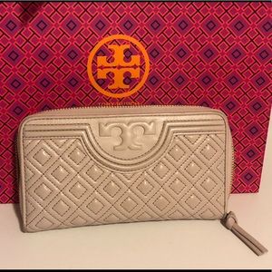 Tory Burch Fleming ZIP Continental Wallet
